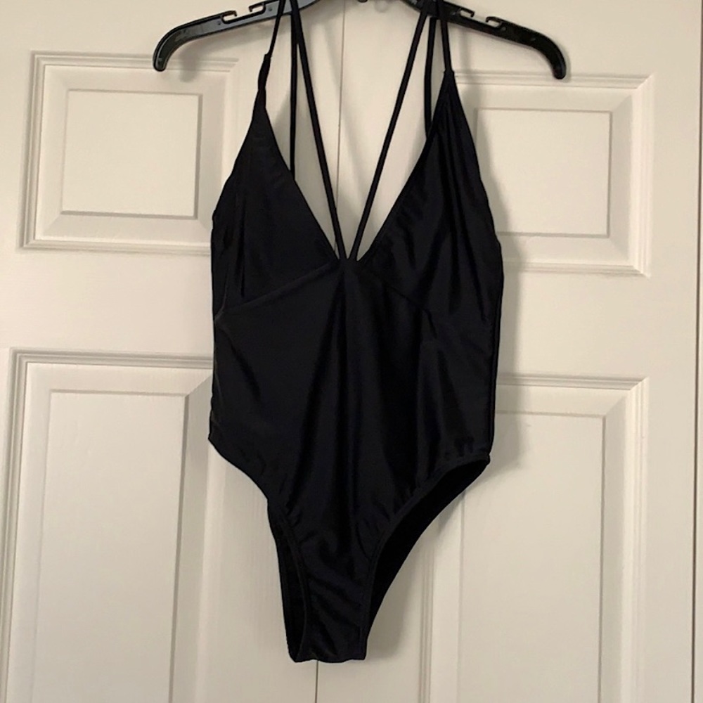 Deep V plunging sexy 1-piece swimsuit